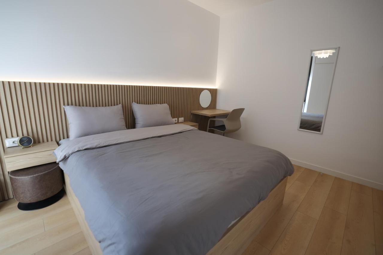 Apollo Apartment By Holistay Tirana Exterior foto