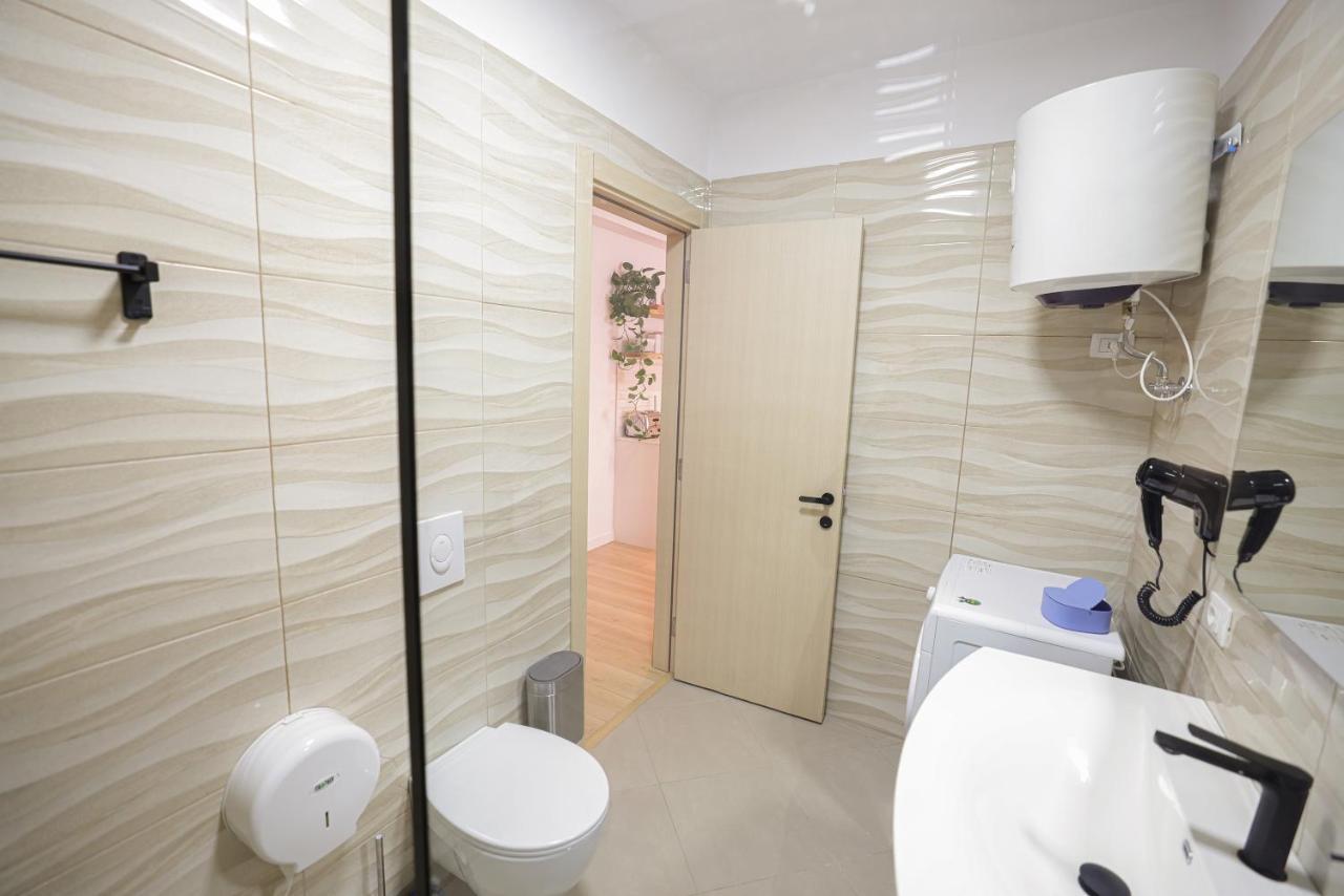 Apollo Apartment By Holistay Tirana Exterior foto